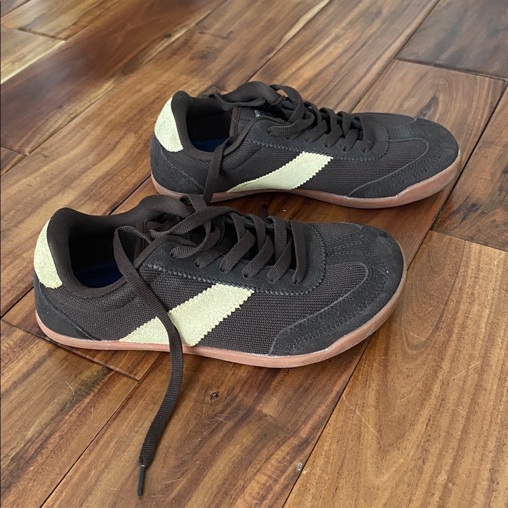 Women’s WHITIN Wide Barefoot Sneakers